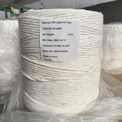 cordon blanc pour le remplissage interne d'un câble.